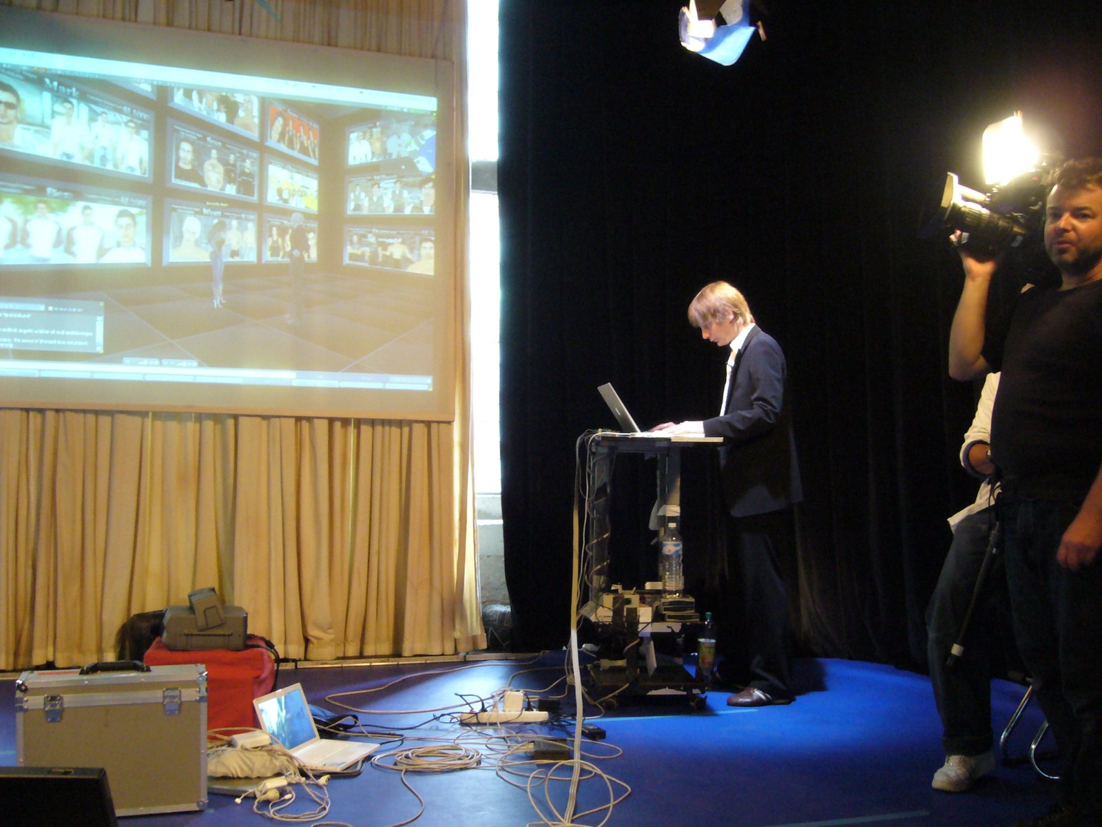 The stage with projection and camera crew during the finissage